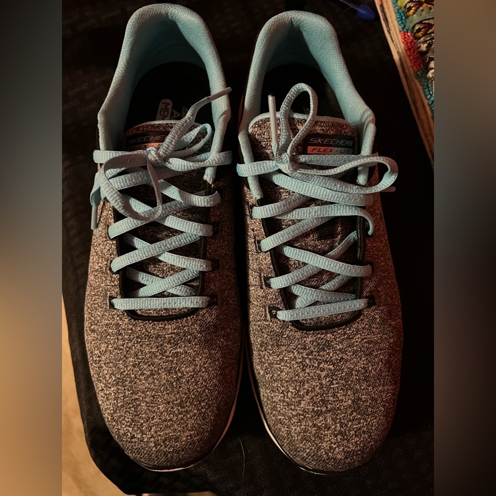 EUC Sketchers 10 walking sneaker